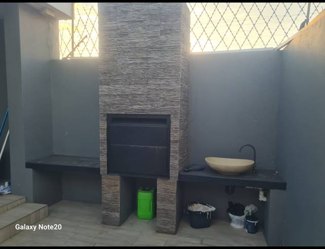 4 BEDROOM HOUSE FOR SALE IN ZINNIAVILLE